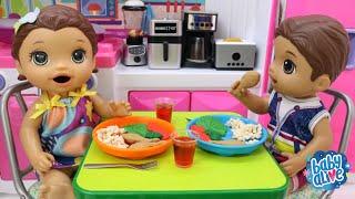 BABY ALIVE GÊMEOS LAURINHA E FELIPINHO COMENDO FRANGO COM SALADA DE MASSINHA PLAY DOH