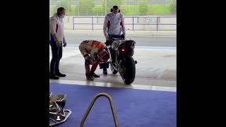 Bradl starts by himself his Honda Rc213v