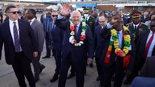 ПОЛНАЯ ВЕРСИЯ! Вот как Лукашенко встречали в Африке! // Зимбабве