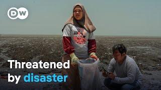 Plastic waste, deforestation and floods - Indonesia’s environmental disasters | DW Documentary