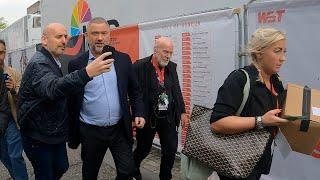 Stephen Hendry rushes by Snooker Fans - 2024 World Snooker Championship