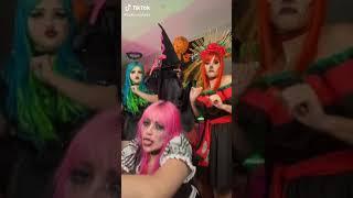 tiktok de poli con las coloridas 