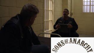 Sons Of Anarchy: Clay & Alvarez Have An MC Summit Sit Down Pow-Wow