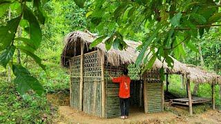 The 17-year-old girl continues to build a new house wall with bamboo to make the house safer