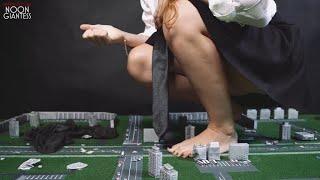 NOON Giantess - ...Cause She's Having a Good Time