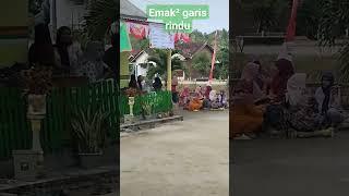 terciduk emak -emak ngintip di sekolah