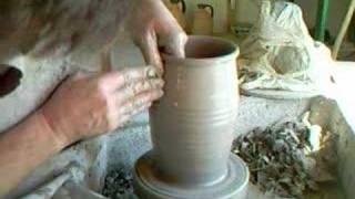 SIMON LEACH - Making a largish pitcher (jug)