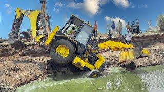 JCB Accident Slipped in River | CAT JCB Stuck in River Badly Pulled By Escort Hydra