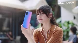 Tung tăng dạo phố với điện thoại selfie đẹp vivo V20 mới nhất