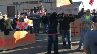 Pro-DAPL demonstrators meet anti-DAPL protesters