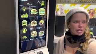 Vincent Vegan Hamburg Hauptbahnhof Burgertest #food #foodie #burger #burgers #vegan #hamburg #om