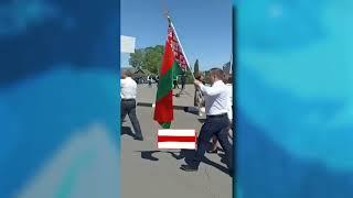Работники госбанка Беларуси вышли на марш с песней о беларусском диктаторе! | В ТРЕНДЕ