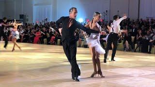 Riccardo Cocchi - Yulia Zagoruychenko - Cha Cha I World Professional Latin 2019