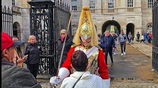 RUDE IDIOT TOURIST REFUSES TO MOVE for The King's Guard and thinks it's funny at Horse Guards!