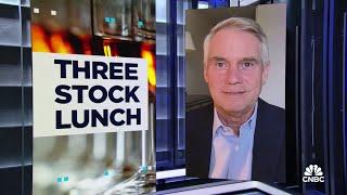 3-Stock Lunch: CRM, AMAT & ISRG