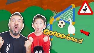 PAYTAK KAZ İLE KALEYE GOL ATMA GÖREVİ! | UNTITLED GOOSE GAME OYNUYORUZ