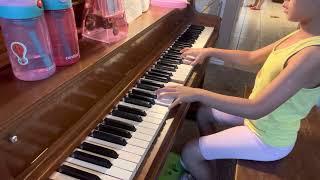 Kate's piano practicing"a textile girl"Kate 钢琴练习《纺织姑娘》