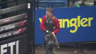 Jake Gardner rides Freaked Out for 89.5 points (PBR)