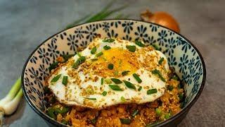 KIMCHI BOKKEUMBAP (Recette Coréenne) - Riz Sauté au Kimchi - Prêt en 20 minutes