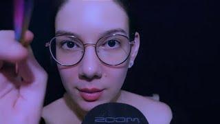 ASMR  Os SONS de BOCA Mais DELICADOS da Sua VIDA | MOUTH SOUNDS + VASSOURINHA No Seu ROSTO