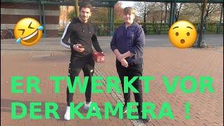 JUNGE TWERKT VOR DER KAMERA !  (STRASSENVIDEO) | 47TV