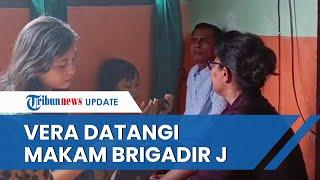 Dapat Firasat, Vera Simanjuntak Kekasih Brigadir J Kunjungi Makam, Sang Ayah: Mimpi Terus Katanya