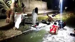 Prank kuntilanak gangguin mama muda semok dan bohay mandi malam ! ghost prank girls ! creepy funny