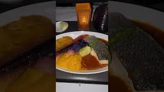 WHAT FOOD IS SERVED IN BUSINESS CLASS? | BEST AIRLINE MEALS | QATAR AIRWAYS