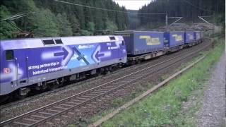 Blau in Blau: 152 136 "Albatros Express" + Lkw-Walter Sattelaufliegerzug am 10.06.2012 (KBS 840)