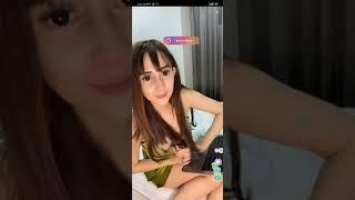 18+ Bigo Live Hot (Cantik tapi Polos Guyss, Gak Sadar Keliatan Uting) Part I