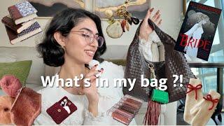 What's in my bag?! Everyday Essentials | Bag Charms | Lip Combo | Everyday Bag