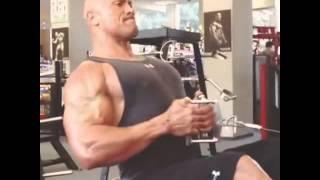 Dwayne Johnson trainin 480