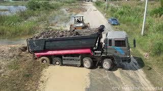 Incredible KOMATS'u Bulldozer Pushing And Big Dump Truck Unloading Soil Into Water