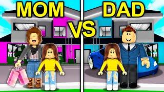 MOM'S House VS. DAD'S House in Roblox Brookhaven..