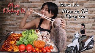 Nana Liu Lần Đầu Cùng Mẹ Ăn Mực Khổng Lồ Chấm Mấm Gừng Giòn Giòn