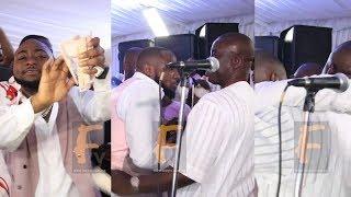 DAVIDO HUG K1 DE ULTIMATE ON STAGE AND OVER SPARY MONEY FOR HIM LIKE NEVER BEFORE  TWO BIG ELEPHANT