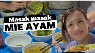 Buat mie ayam bareng teman teman kerja Indonesia. Begini kebersamaan kita di Jepang