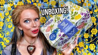 Lush MAY Makeup Perfume Subscription Box! - Lush Kitchen Unboxing