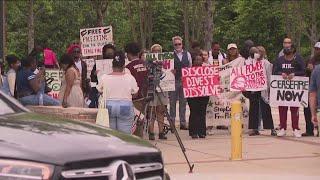 Students protesting President Biden's visit to Morehouse