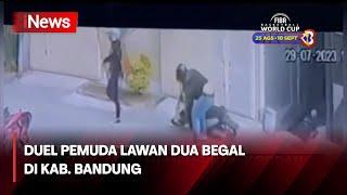 Terekam CCTV, Pemuda di Bandung Duel dengan 2 Begal Sekaligus, Hajar Pelaku Pakai Helm