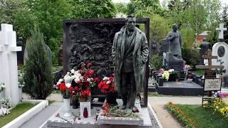 Михаил Ножкин   А на кладбище все спокойненько