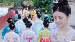 Girl tries to avoid selection, but impresses emperor with wit, becomes his granddaughter-in-law.