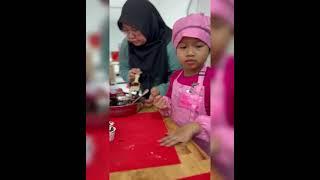 Kids baking class,activities chocolate muffin. #kidsbakingclasskemaman #kidsbakingclass