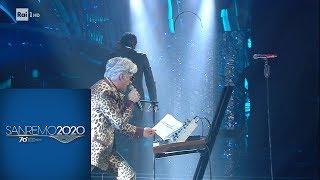 Sanremo 2020 - Bugo abbandona il palco dell'Ariston