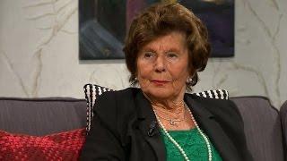 Livia Fränkel, 87 år, överlevde Förintelsen - Malou Efter tio (TV4)