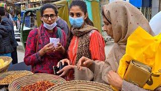  RAWALPINDI PAKISTAN, PAKISTANI STREET FOOD, WALKING TOUR OF RAJA BAZAAR, STREET FOOD, 4K60FPS