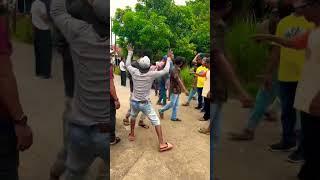 What kind of dance is this?  (Bapak e sopo iki)?  Javanese dangdut Indonesia.