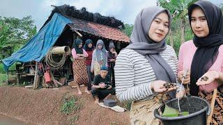 Duo Janda Desa Cantik !! Aktivitas Ngambil Siput, Sambil Terbangin Pesawat || Girls Rural life