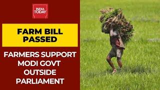 Farm Bills Passed: Farmers Supporting The Bills Thank Modi Govt Outside Parliament