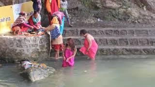 Nepali women holy bath at Sali Nadi unseen video | Outdoor bathing